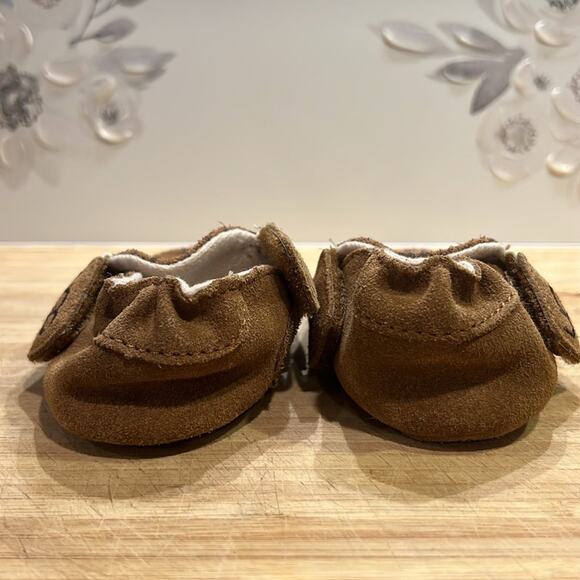 Ugg Roos for Babies - Picture 4 of 13